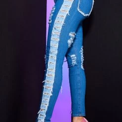 WOMENS JEANS HEAVY DISTRESSED SKINNY JEAN-MEDIUM WASH 12 WOMENS JEANS HEAVY DISTRESSED SKINNY JEAN-MEDIUM WASH