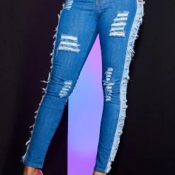 WOMENS JEANS HEAVY DISTRESSED SKINNY JEAN-MEDIUM WASH 13 WOMENS JEANS HEAVY DISTRESSED SKINNY JEAN-MEDIUM WASH