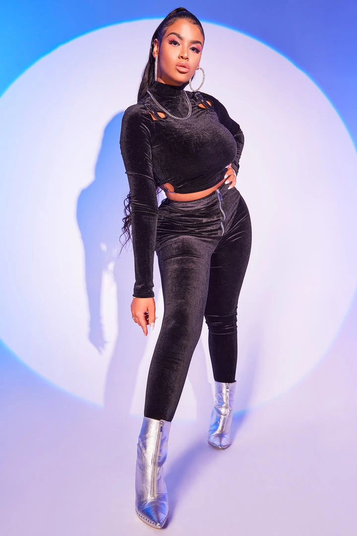 WOMENS DRESSES RYLEE VELVET SET-BLACK Best Seller 1 WOMENS DRESSES RYLEE VELVET SET-BLACK Best Seller