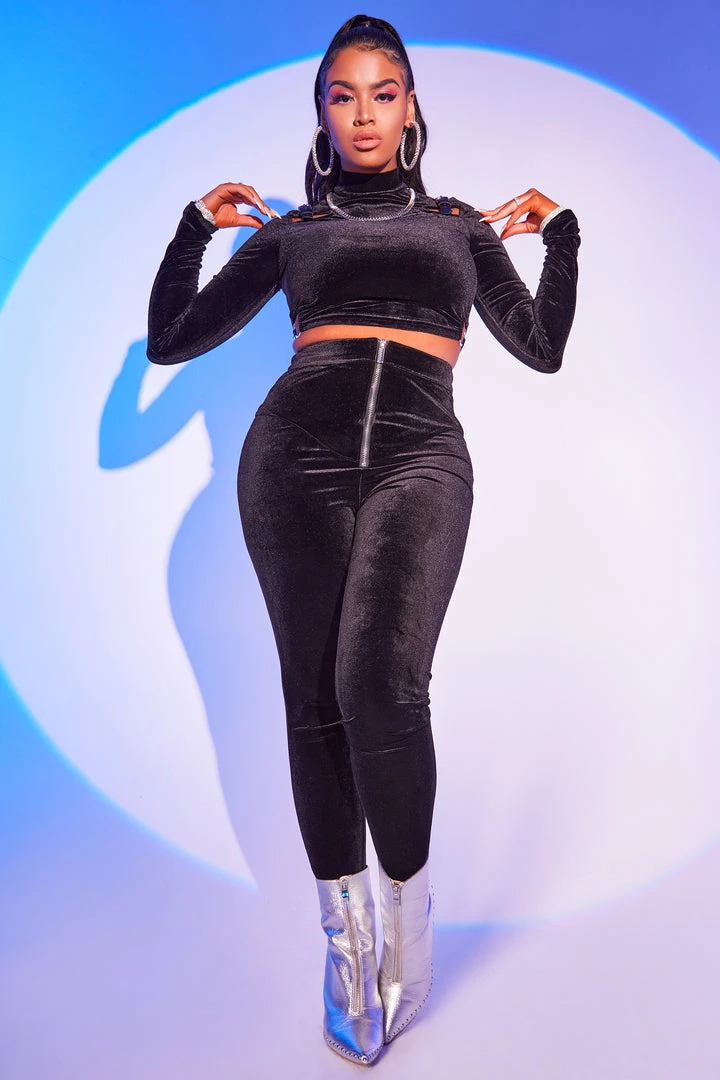 WOMENS DRESSES RYLEE VELVET SET-BLACK Best Seller 2 WOMENS DRESSES RYLEE VELVET SET-BLACK Best Seller